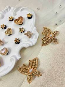 16 szt. złotych perłowych klipsów do butów z dużym motylem i kryształkami, DIY, odpinana ozdoba do sandałów plażowych, butów z wydrążonymi krawędziami, prezentów świątecznych