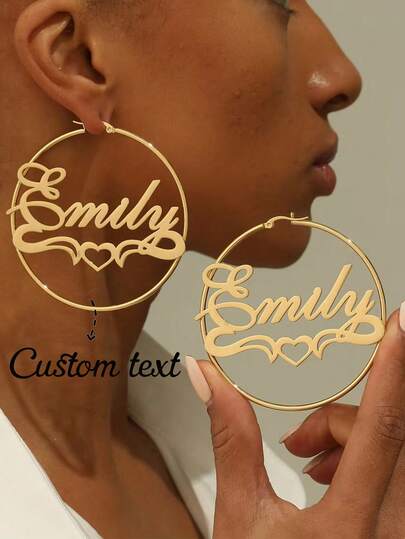 Pendientes de aro redondos de 70 mm para mujeres, aro personalizable con nombre, estilo bohemio de moda y personalizado, pendientes de aro grandes y exagerados hechos a mano de acero inoxidable con letra cursiva dorada, joyería para fiestas, regalos de cumpleaños y días festivos, regalos de Navidad para ella.