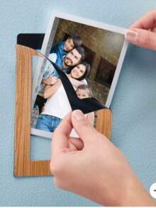 Portaretratos, Magneti Fotos conservará tus mejores recuerdos en cualquier espacio de tu hogar. Es un marco magnético y adhesivo con estilo aparente de madera que te permitirá decorar tu refri, cuarto o sala con tus fotografías favoritas de una manera fácil, rápida y sin clavos. - Camel - Ver 2