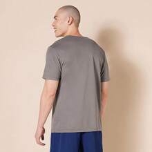 Essentials Performance Tech - Camiseta para hombre, paquete de 2 - Negro - Ver 4