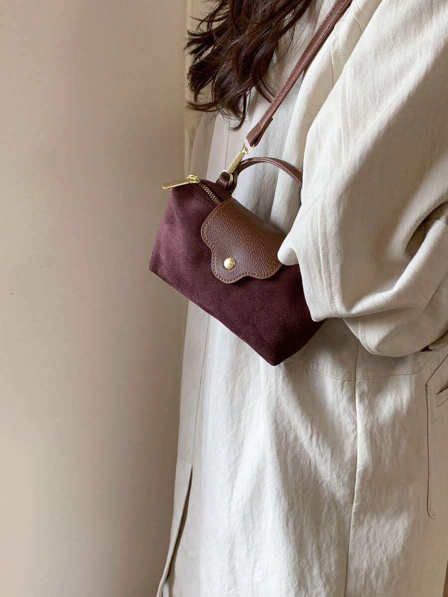 女士时尚休闲百搭撞色饺子包，简约尼龙方包，时尚托特包，复古手提包，配有可拆卸肩带，适合少女、大学生、年轻职业女性和OL，是办公室、校园、工作、商务和通勤的理想之选。