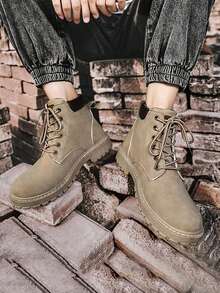 Botas nuevas para hombre para exteriores, primavera/otoño 2025, zapatos para senderismo con suela gruesa, botas de tobillo versátiles, botas de trabajo estilo británico, zapatos de caña alta, botas de senderismo estilo británico retro, botas de cuero negro (corren un tamaño pequeño) - Beis - Ver 4