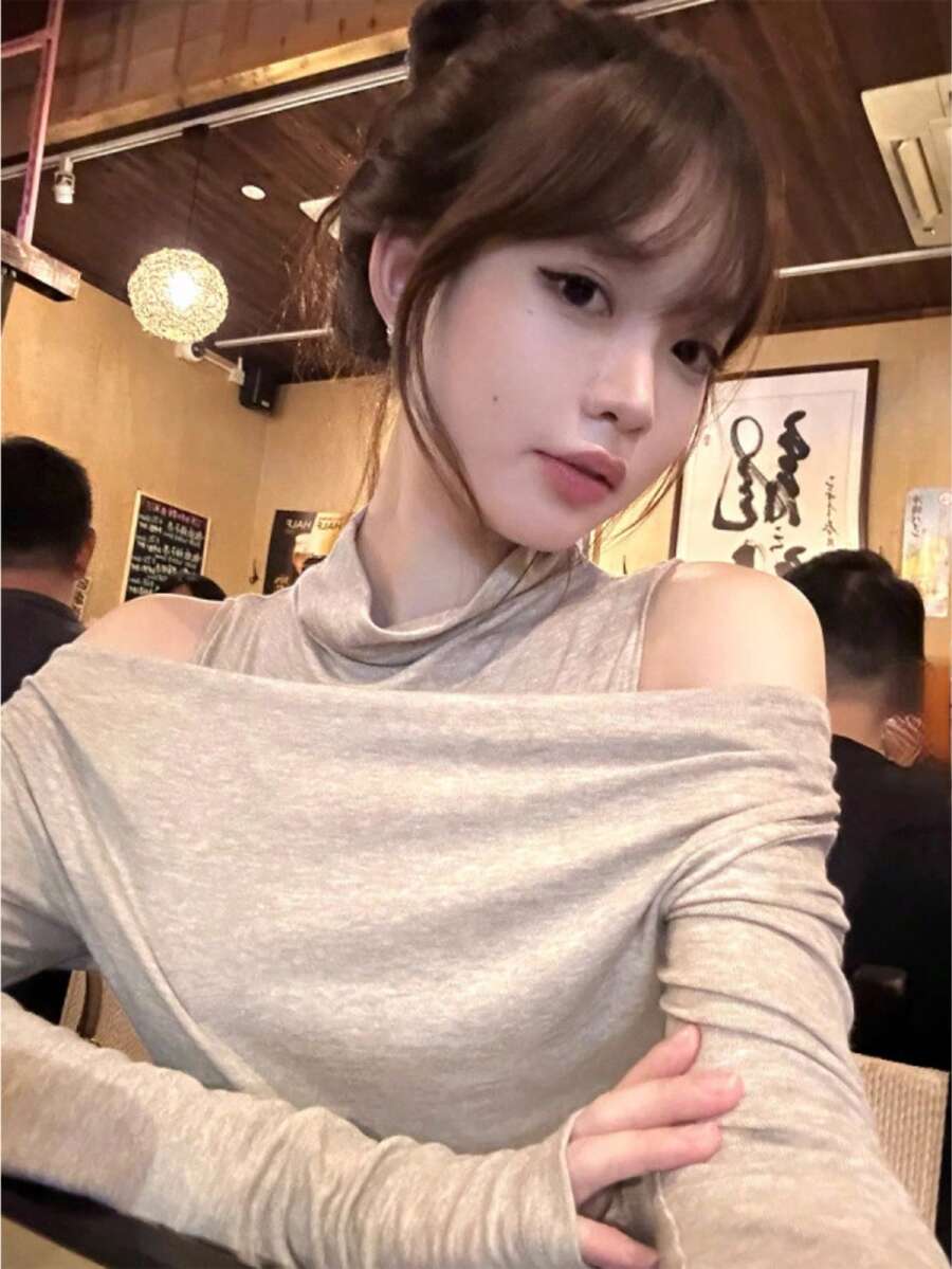 Women's Elegant Two-In-One Shirt - Light Gray Off-The-Shoulder Top With Long Sleeves And Round Neck, Perfect For Spring, Summer, And Fall, Casual, Formal, And Everyday Wear - Yến mạch - Xem 1
