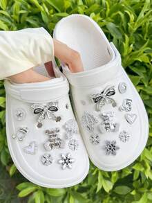 18 Stücke Silber Schmetterling Deko, abnehmbare Silber Bär Schuhclips, elegante Mode Schuh Accessoires geeignet für Sandalen und Pantoffeln, perfekt als Urlaubsgeschenk