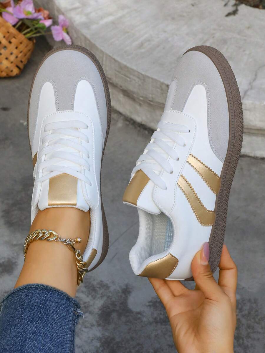 2025 Novos Tênis Casuais Leves e Planos para Outono, Versáteis Sapatos Brancos para Mulheres