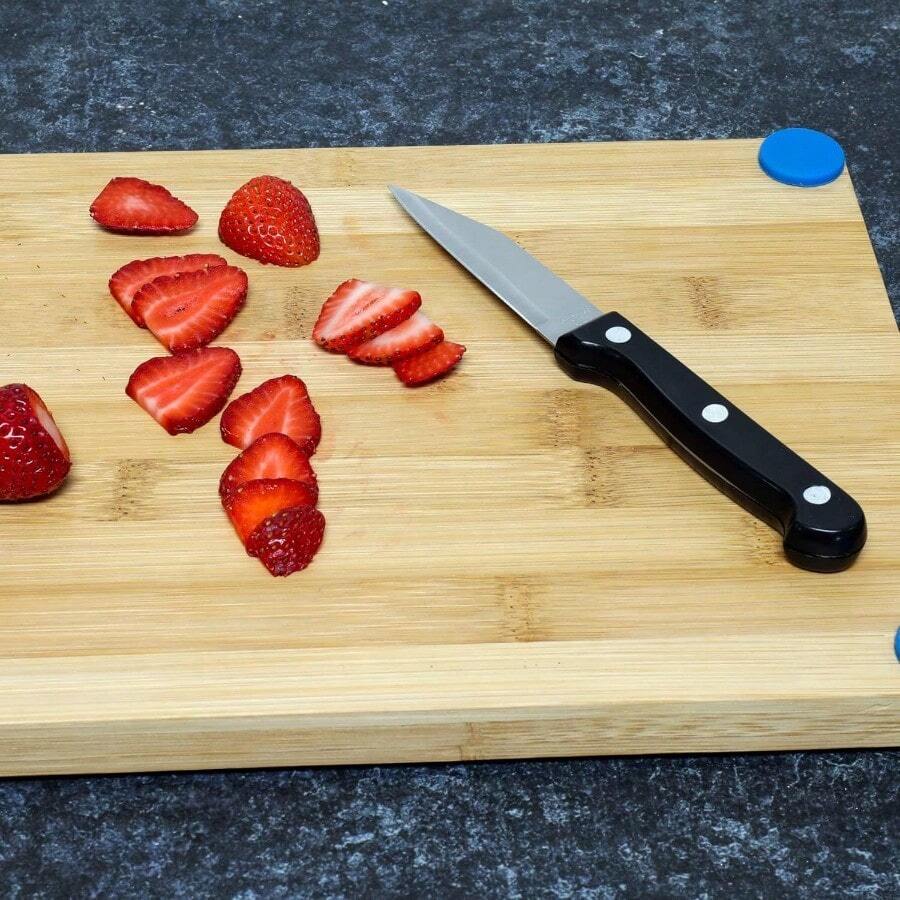 Chef Craft Paring Knives 2Pack   Sin gastos de envío Hoja fabricada de acero inoxidable     3 1/5.1 cm Blade     Durable y fácil de limpiar     Se puede lavar en lavaplatos.     Ideal para pelar verduras y frutas, o para trinchar diseños en guarniciones - 1 - Ver 1