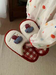 XIXITIAO زوج من الشبشب المسطح ذو لون متباين على شكل فطر للنساء، قاع ناعم وفراشي للأحذية المنزلية، تصميم جميل، دافئ وهادئ لأرضية الحذاء للشتاء، أنيق وخفيف الوزن مغلق الأصبع - الأحمر - مشاهدة 4