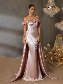 Faeriesty 这款优雅的女士露肩晚礼服采用花卉装饰的肩带、高开衩设计和修身的鱼尾裙摆，适合出席黑领结晚宴、红毯活动、婚礼、歌剧之夜和正式慈善舞会。 - 香檳色 - 查看 7