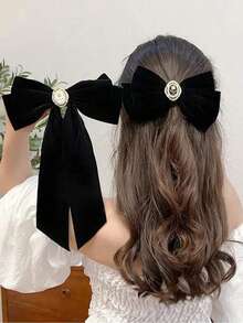 2 piezas Clips para el cabello con lazo de terciopelo negro estilo vintage francés para niñas, elegante accesorio de lazo de terciopelo con detalle de flor de rosa de perla falsa, conjunto de horquillas para el cabello adecuado para fiestas festivas y uso diario - Negro - Ver 2