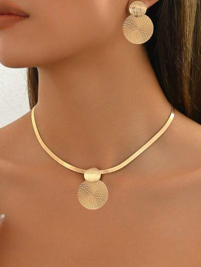 3pcs Elegant Necklace + Earrings Jewelry Set For Women, Fashionable Golden Flat Snake Chain, Geometric Spiral & Round Pendant Design, Choker Necklace For Daily, Holiday, All Seasons, High-End Gift Accessories