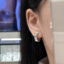 1 Cặp khuyên tai vòng kim loại hình chữ cái Saturn thời trang, thiết kế tối giản, dành cho cả nam và nữ, món quà tuyệt vời cho bạn gái vào ngày lễ tình nhân - Nhiều màu - Xem 4