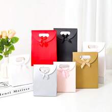 1 set de sacs-cadeaux de Noël, sacs-cadeaux, grands autocollants, petits autocollants, cartes de vœux, étiquettes. Les motifs du produit dans l'ensemble sont aléatoires, peuvent être faits à la main dans votre style préféré, utilisés pour les cadeaux de Noël. Joyeux Noël !