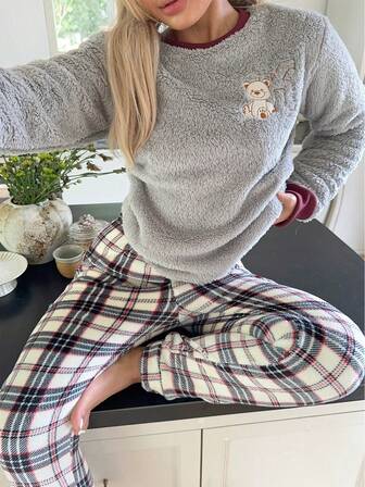 2 piezas Conjunto de ropa de casa cómoda y casual para mujer con bordado de oso aplicado, cuello redondo grueso, apto para uso al aire libre, otoño/invierno