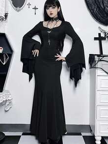 Women's Fitted Black Bodycon Maxi Dress With Flared Long Sleeves For Party And Elegant Occasions