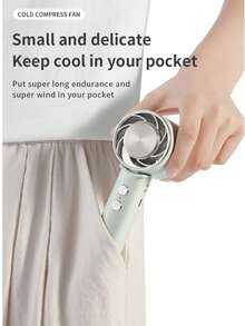 Ventilateur mini USB à main à trois vitesses réglables, refroidissement rapide, capable de créer des motifs de fleurs de glace, ventilateur à main rafraîchissant, grande capacité de 2000 mAh, longue durée de vie de la batterie, petit ventilateur, ventilateur à suspendre au cou, faible bruit, convient pour le repos à l'intérieur, le cinéma, la regarder des films dans la chambre à coucher