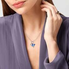 Women Pendant Necklaces