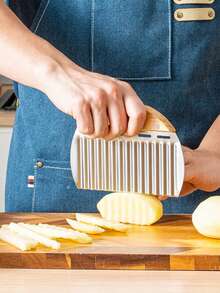 1 件波纹土豆切片机，不锈钢木柄切片机，土豆胡萝卜蔬菜切碎机，带刻度的多功能面团切割刮刀，耐用的波浪切薯片机 - 彩色 - 查看 16