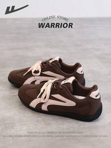 Nuevos zapatos deportivos casuales para mujer de la serie Warrior 2025 Otoño, color rosa, de corte bajo con cordones, parte superior transpirable, suela blanda, estilo de zapatillas de carreras de campus, adecuados para deportes al aire libre en otoño