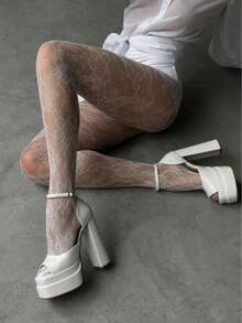 1-Pack Women's Sexy Floral Jacquard Fishnet Tights – Summer High-Stretch French Elegant Pantyhose With Wide Opening, Hollow-Out Mesh Stockings & Vintage Botanical Design – Classic Style