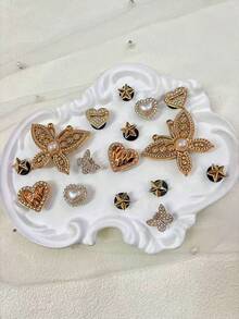 16 szt. złotych perłowych klipsów do butów z dużym motylem i kryształkami, DIY, odpinana ozdoba do sandałów plażowych, butów z wydrążonymi krawędziami, prezentów świątecznych