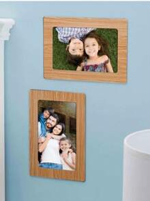 Portaretratos, Magneti Fotos conservará tus mejores recuerdos en cualquier espacio de tu hogar. Es un marco magnético y adhesivo con estilo aparente de madera que te permitirá decorar tu refri, cuarto o sala con tus fotografías favoritas de una manera fácil, rápida y sin clavos. - Camel - Ver 1