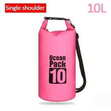 这款最新款女士户外防水包有2升/5升/10升/15升四种容量可选。采用耐用防刮PVC材质，这款多功能女士户外斜挎包是一款大容量防水背包，适合潜水、漂流、游泳、海滩活动、峡谷探险、徒步旅行和其他户外活动，满足各种户外收纳需求。也可用于存放泳池玩具、露营用品、露营必备品、旅行必备品、露营装备，是馈赠亲友的理想之选。