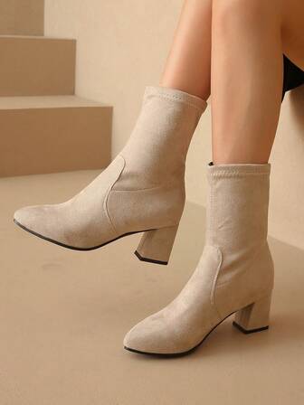 女士圆头粗跟时尚百搭短靴，秋冬舒适穿着