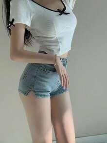 Pantalones vaqueros para mujer, temporada de verano, modelo ajustado y ligero, shorts estilo "hot pants", alto talle con pequeña abertura en la pierna, efecto levantacola, diseño trendy de inspiración Ins, estilo chic occidental. - Azul - Ver 3