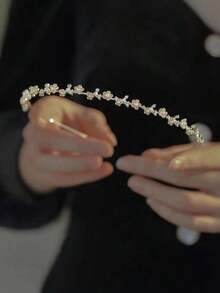 Elegant 1pc Simple Alloy Headband With Faux Pearl & Flower & Rhinestone Decor For Women,Gold Head Piece Valentine's Day Valentines,Hairband,Hair Hoop,Hairband,Hair Hoop Headbands - Vàng - Xem 4