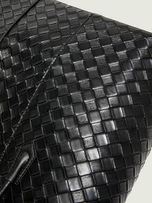 1 Solid-Color Woven Embossed Women's Shoulder Bag Premium-Feel Large Tote Bag, Lightweight Yet Spacious For Commuting. Multi-Compartment Design For Easy Organization. Suitable For Women, College Students, Office Professionals, And Career Women For Daily Commuting, Shopping, Outings, Gatherings, Work, And Leisure. - Black - View 9