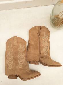 VIKIVIKI SHOES, High-Top Cowboy Boots Crafted From Suede With Embroidered Details. They Feature A Mid-Height, Wide Heel For Added Stability And A Sturdy Sole, Perfect For Everyday Wear. A Comfortable And Versatile Design, Perfect For Pairing With Skinny Jeans, Bohemian Dresses, Or Midi Skirts. Estimated Delivery: 1-3 Business Days (Mainland). - YY-103 - 查看 10