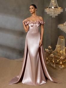 Faeriesty 这款优雅的女士露肩晚礼服采用花卉装饰的肩带、高开衩设计和修身的鱼尾裙摆，适合出席黑领结晚宴、红毯活动、婚礼、歌剧之夜和正式慈善舞会。 - 香檳色 - 查看 4