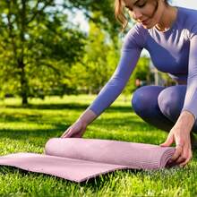 MUUK FITNESS Alfombrilla de Yoga 170 x 70 cm – Grosor 4 mm, Tapete para Yoga, Pilates, Fitness y Ejercicio, Antideslizante, Plegable y Fácil de Transportar, PVC Resistente y a Prueba de Agua, Ideal para Casa, Gimnasio, Parque o Viajes, Diseño Cómodo que Protege Articulaciones, Superficie Estable y Duradera para Relajación, Meditación y Estiramientos, Apta para Principiantes y Expertos. - Rosa Pastel - Ver 7