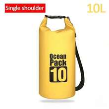 这款最新款女士户外防水包有2升/5升/10升/15升四种容量可选。采用耐用防刮PVC材质，这款多功能女士户外斜挎包是一款大容量防水背包，适合潜水、漂流、游泳、海滩活动、峡谷探险、徒步旅行和其他户外活动，满足各种户外收纳需求。也可用于存放泳池玩具、露营用品、露营必备品、旅行必备品、露营装备，是馈赠亲友的理想之选。