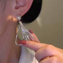 1 Pair Of Exquisite Dangle Earrings - Drop & Dangle With Inlaid Artificial Pearl, Sparkling Tassel Design, Golden Or Silvery Finish, Luxury Jewelry For Women, Durable And Hypoallergenic, Perfect For Daily Wear Or Special Occasions - 銀色 - 查看 2