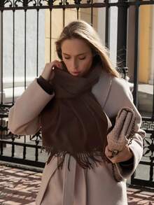 1条女士简约纯色仿羊绒围巾，学院风披肩，适合换季时节、日常佩戴，防风保暖，秋季搭配连衣裙 - 咖啡色 - 查看 2