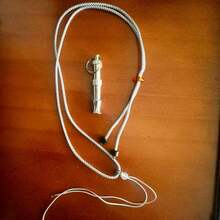 超声波狗哨 - 超声波可调音调宠物训练工具，带钥匙扣，无需电池（银色）