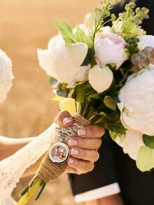 Customized Wedding Bouquet Accessories, Customizable Photo, Exclusive Bride Gift, Customized Photo Brooch, Photo Corsage Accessory, Exclusive Groom Gift, Photo Brooch, Commemorative Brooch - Multicolor - View 4