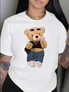 Sombrero rosa con fondo blanco