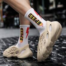 Foam Runner Sneakers Cloud Slides Pillow Sandals Sports Shoes Non-Slip Lightweight Walking Shoes Fashion Outdoor Indoor Summer Beach Sandals For Women Men - 杏色 - 查看 1