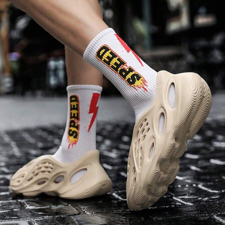 Foam Runner Sneakers Cloud Slides Pillow Sandals Sports Shoes Non-Slip Lightweight Walking Shoes Fashion Outdoor Indoor Summer Beach Sandals For Women Men - 杏色 - 查看 1