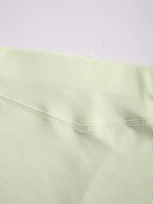 AiTyi 女式两件套服装，休闲时尚性感舒适运动短款上衣和短裤套装，适合日常穿着、毕业典礼、返校 - 酪梨綠 - 查看 11