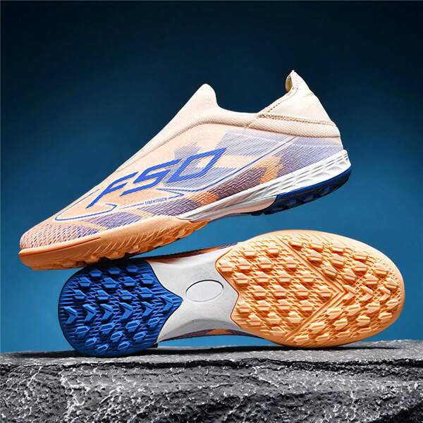 Buty piłkarskie z bezszwową cholewką i gumową podeszwą | Wsuwane buty typu turf dla mężczyzn i młodzieży | Korki/buty do piłki nożnej na różne rodzaje nawierzchni, do treningu w hali i na świeżym powietrzu