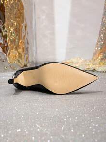 Black Sexy Retro American Classic Boots For Women, 2025 Autumn/Winter New Pointed Toe Warm Lining Boots, Slim Stiletto Soft Leather Slimming Elegant High Heel Ankle Boots, Fashion Versatile One-Buckle Strap Back Zipper