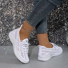 女式透气网眼运动鞋，软底白色休闲运动鞋