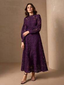 优雅长袖立领修身奢华连衣裙，适合春季穿着。 - Bold Plum - 查看 3