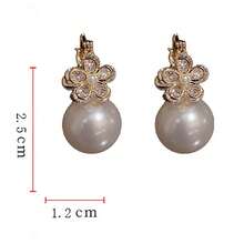 زوج أنيق من أقراط قلادة بتصميم زهرة من الزركونيا والخرز الاصطناعي، مناسب للحفلات والهدايا والمناسبات الخاصة، أقراط خرز اصطناعي لامع، مثالي لعيد الميلاد، تصميم مجوهرات أنيق وأنيق بطراز قديم، مناسب للعطلات والتجمعات والمواعيد والهدايا والارتداء اليومي، هلال القمر، حرفية رائعة، مناسب للسفر والمواعيد والحفلات وصيف المجوهرات والمجوهرات الغربية وإكسسوارات المجوهرات الشاطئية والكرات والشاطئ والصيف والمجوهرات والإكسسوارات