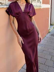 Women's Summer Fashion New V-Neck Waist Cinched Fitted Silk-Like Satin Midi Dress, French Romantic/Vacation Style Elegant - Burgundy - View 2