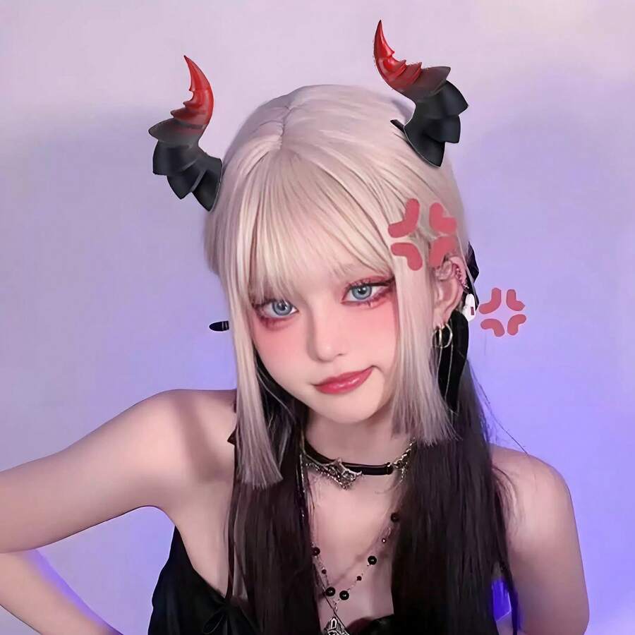 1 Cặp Mũ đội đầu hình sừng quỷ bằng nhựa kiểu retro, phụ kiện cosplay Gothic, được chế tác với thiết kế thẩm mỹ cổ điển, nhẹ và thoải mái, lý tưởng cho các bữa tiệc Halloween, lễ hội hóa trang, biểu diễn sân khấu, cosplay và trang phục ngày lễ. Những chiếc sừng trang trí độc đáo tạo thêm vẻ tinh nghịch nhưng cũng đầy bí ẩn, hoàn hảo cho phụ nữ và các cô gái yêu thích những phụ kiện sáng tạo, bắt mắt. - Nhiều màu - Xem 1