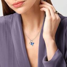 Women Pendant Necklaces